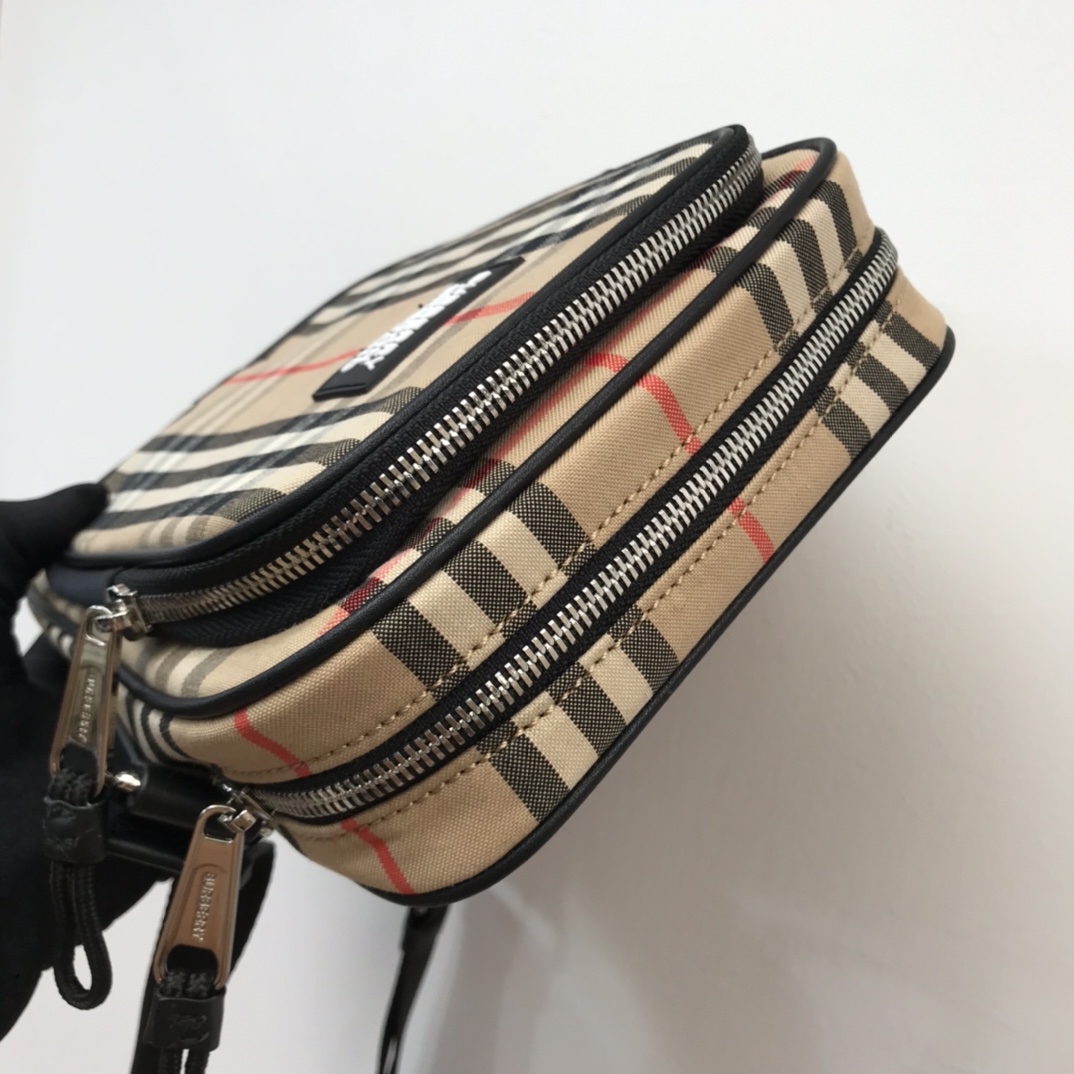 Burberry Vintage Check And Crossbody Bag For Men, Men’s Bags 8.7in/22cm