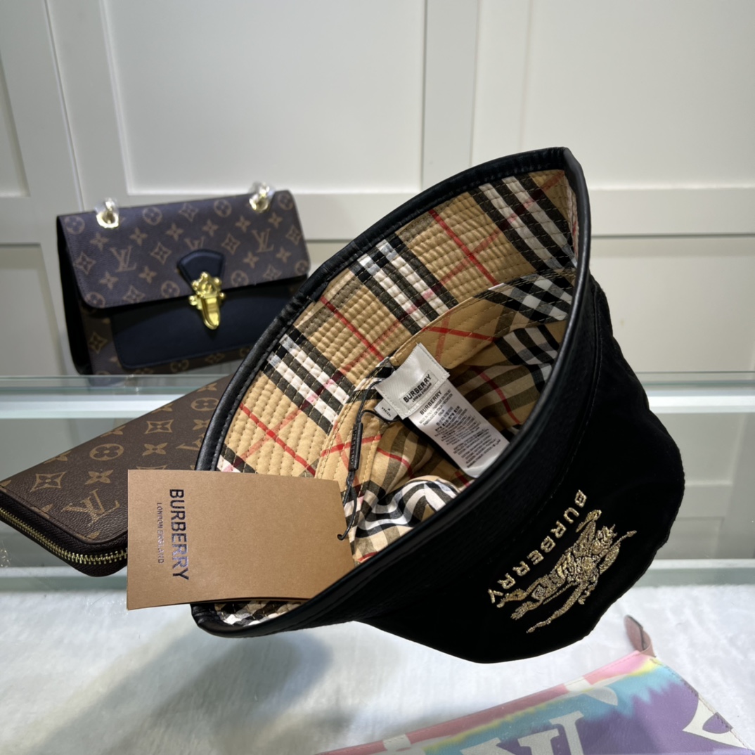 Burberry Vintage Check Technical Cotton Bucket Hat Black