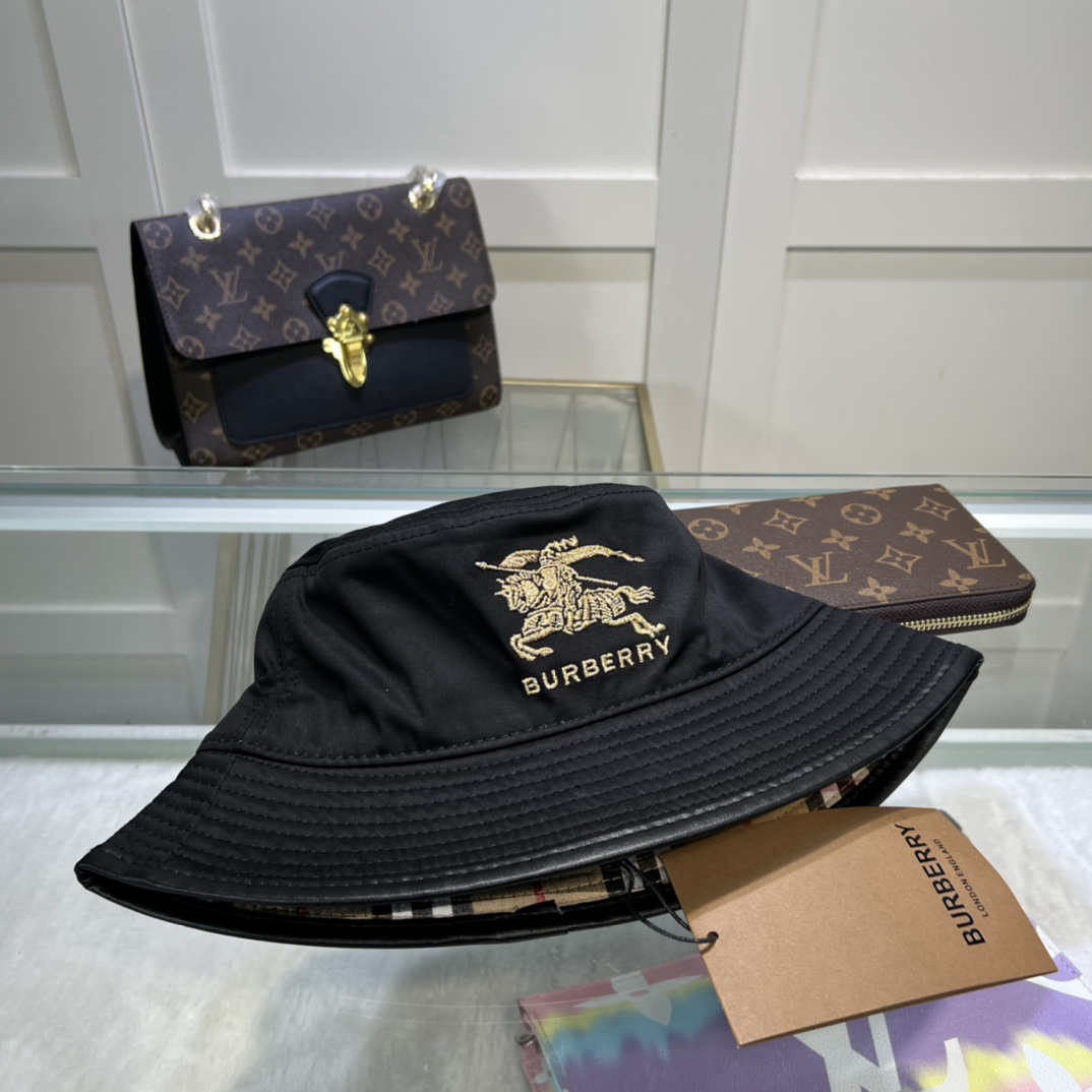 Burberry Vintage Check Technical Cotton Bucket Hat Black