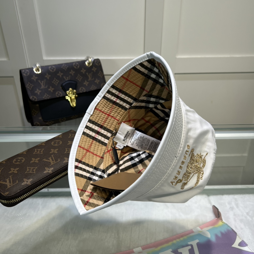 Burberry Vintage Check Technical Cotton Bucket Hat White