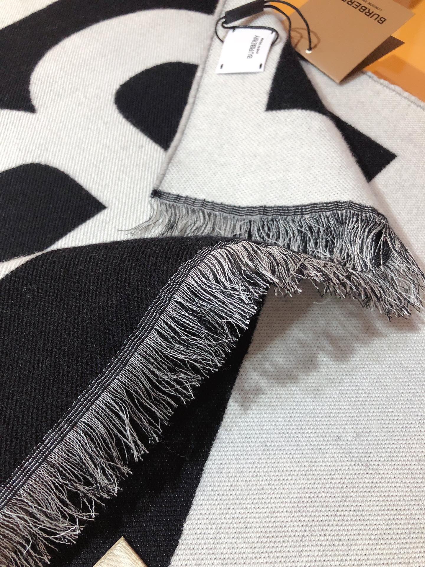 Burberry Wool New Double-Sided Large Black Scarf 188cm/74in