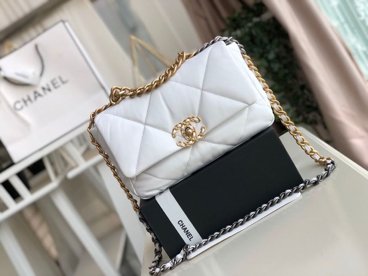 Chanel 19 HandBag White For Women 10.1in/26cm