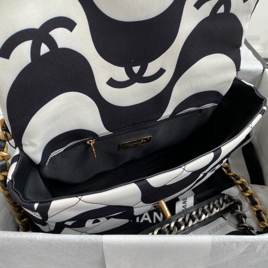 Chanel 19 Large Flap Bag White/Black For Women, Women’s Bags, Shoulder And Crossbody Bags 10.2in/26cm AS1161 NB405