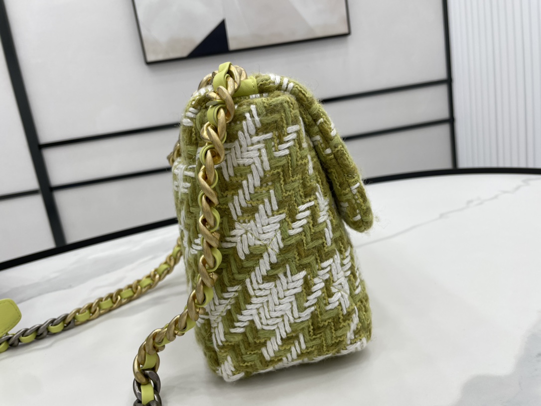 Chanel 19 Large Handbag Gold Hardware Green For Women, Women’s Handbags, Shoulder Bags 11.8in/30cm