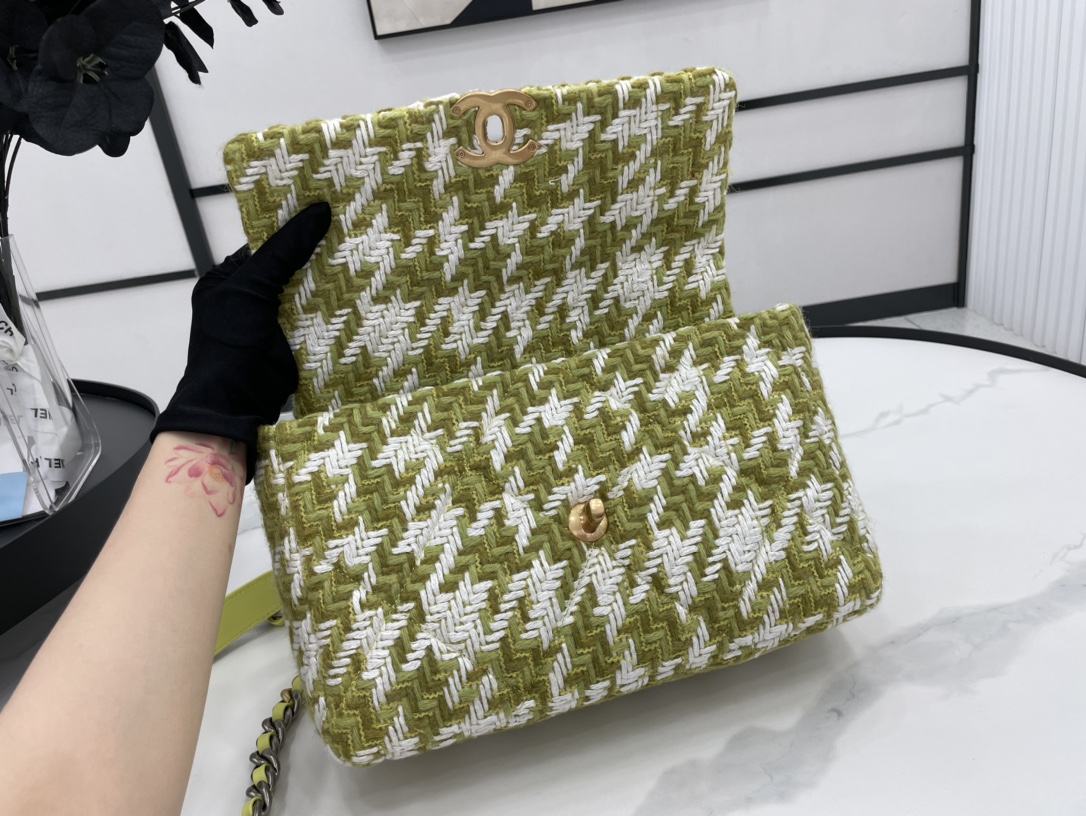 Chanel 19 Large Handbag Gold Hardware Green For Women, Women’s Handbags, Shoulder Bags 11.8in/30cm