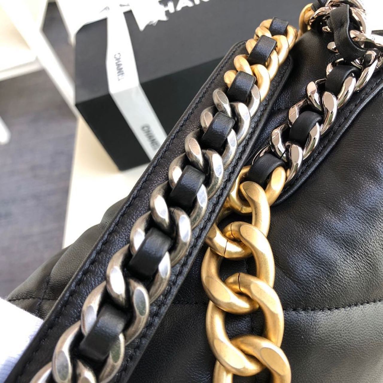 Chanel 19 Maxi Handbag Black For Women, Women’s Bags, Shoulder And Crossbody Bags 14in/36cm AS1162 94305