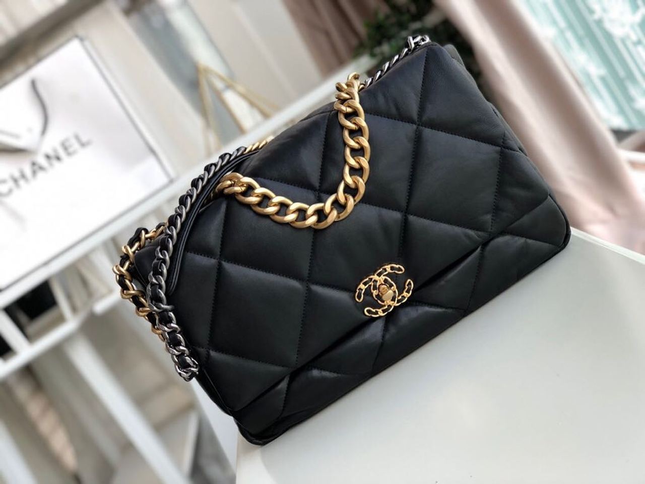 Chanel 19 Maxi Handbag Black For Women, Women’s Bags, Shoulder And Crossbody Bags 14in/36cm AS1162 94305