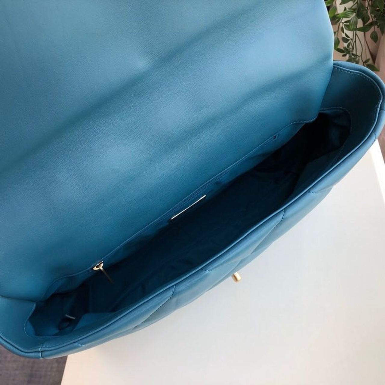 Chanel 19 Maxi Handbag Teal For Women, Women’s Bags, Shoulder And Crossbody Bags 14in/36cm