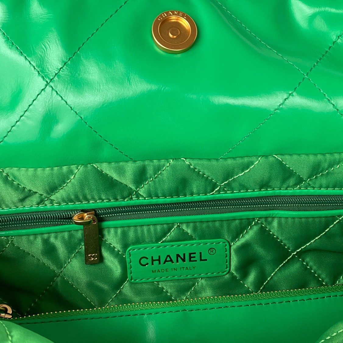 Chanel 22 Handbag Gold Hardware Shiny Green For Women, Women’s Handbags, Shoulder Bags 16.5in/38cm