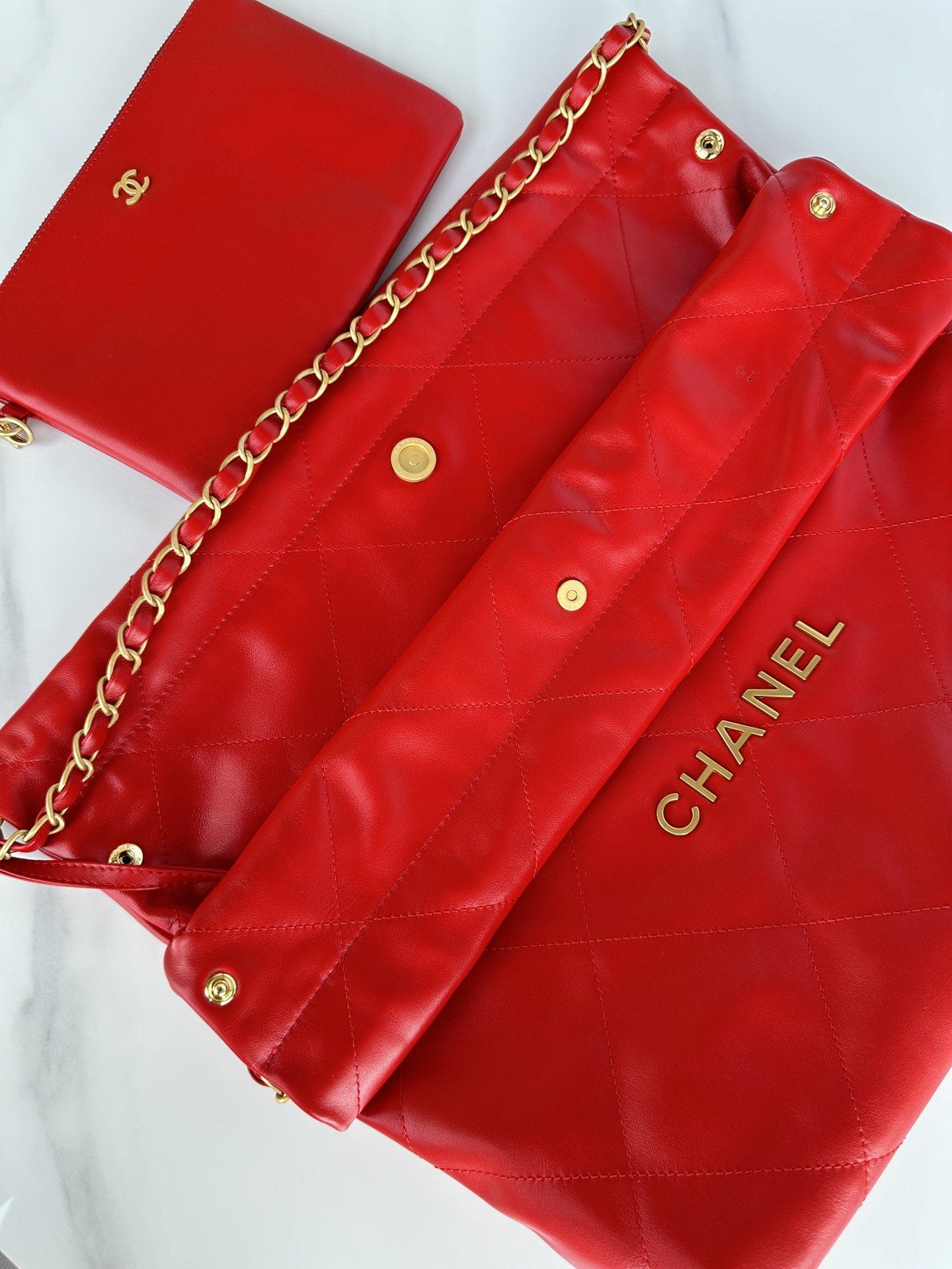 Chanel 22 Handbag Red/Pink For Women 39cm / 15.3in