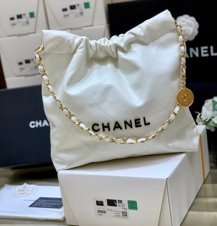 Chanel 22 Handbag White For Women 14.4in/37cm
