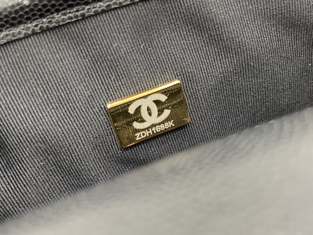 Chanel 22K Flap Bag Black For Women, Women’s Bags 8.1in/20.5cm