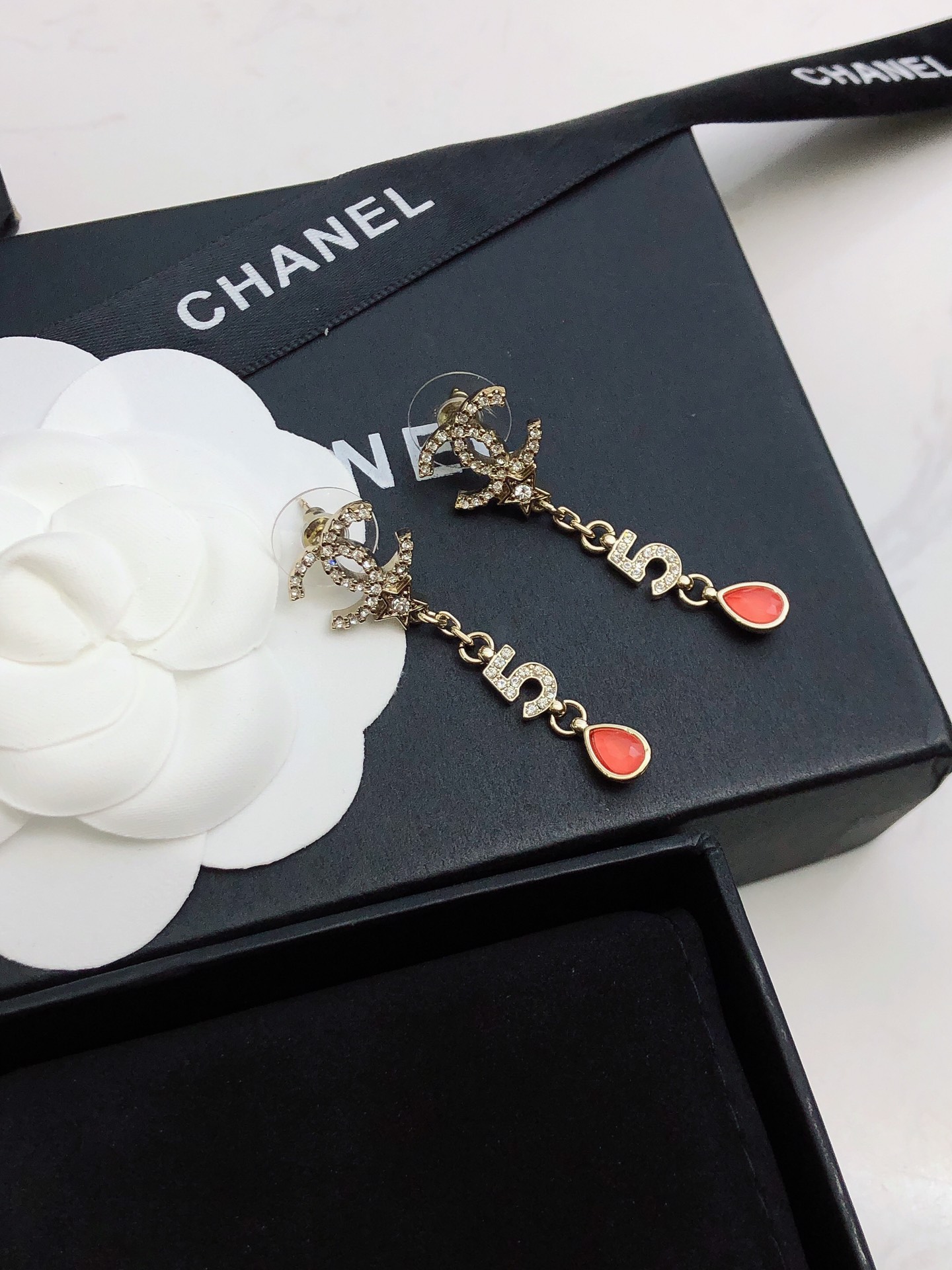 Chanel 5-Long Earrings Gold For Women