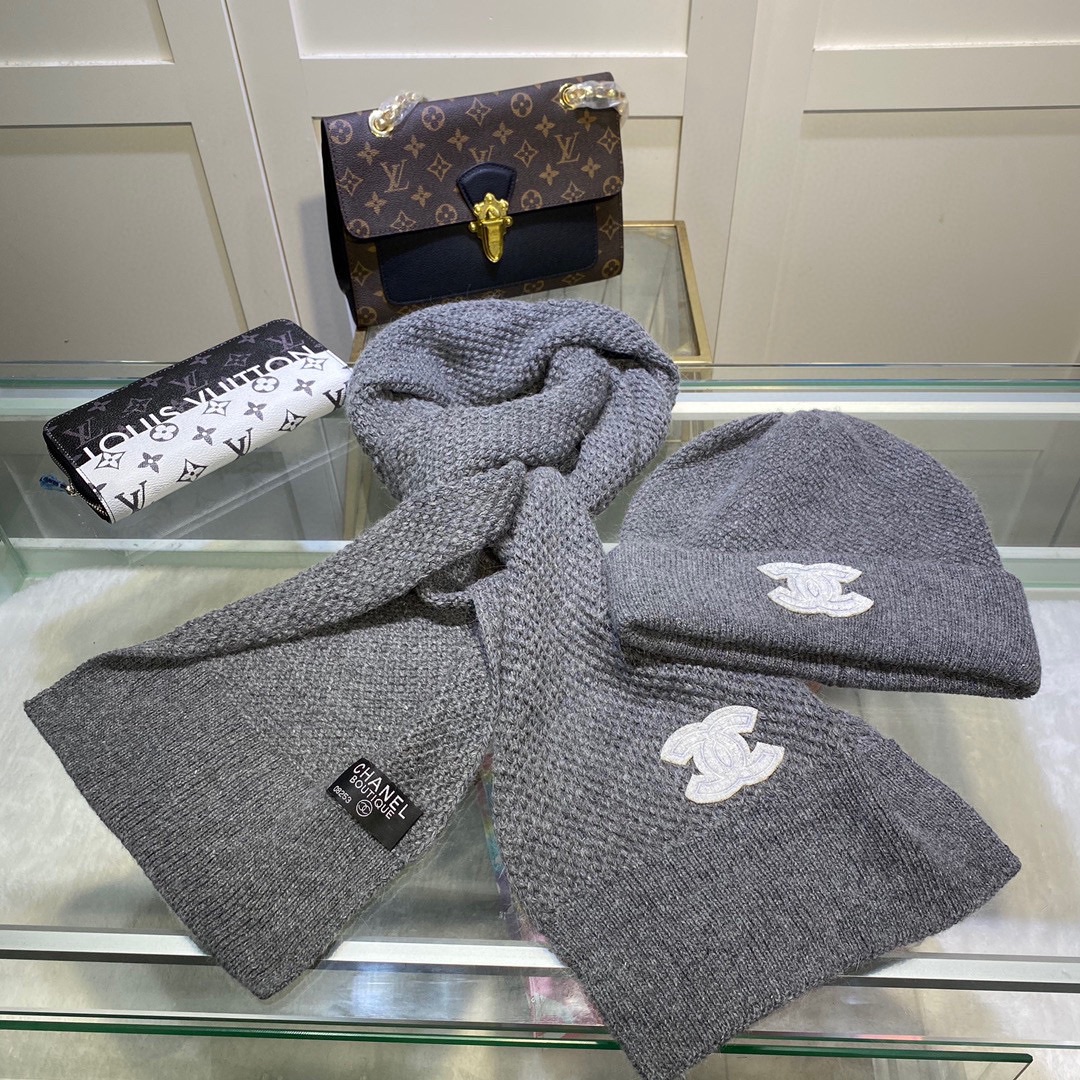 Chanel Beanie & Scarf Set In Grey
