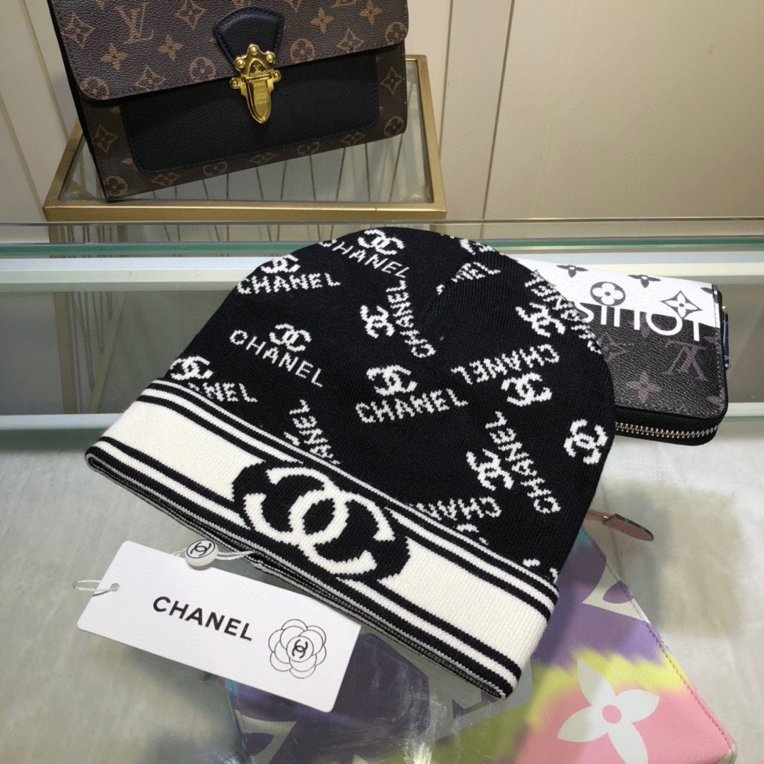 Chanel Beanie In Black