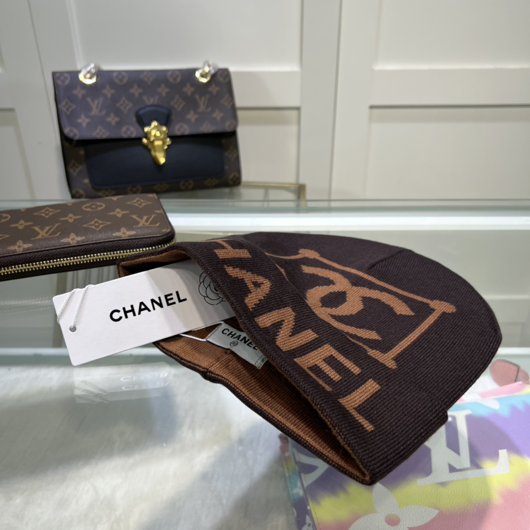 Chanel Beanie In Brown