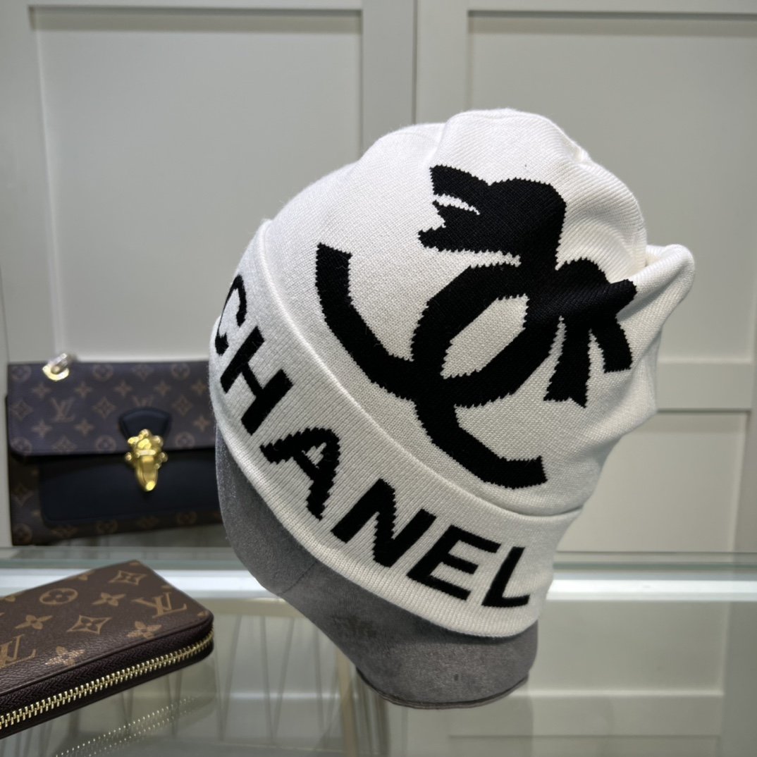 Chanel Beanie In White