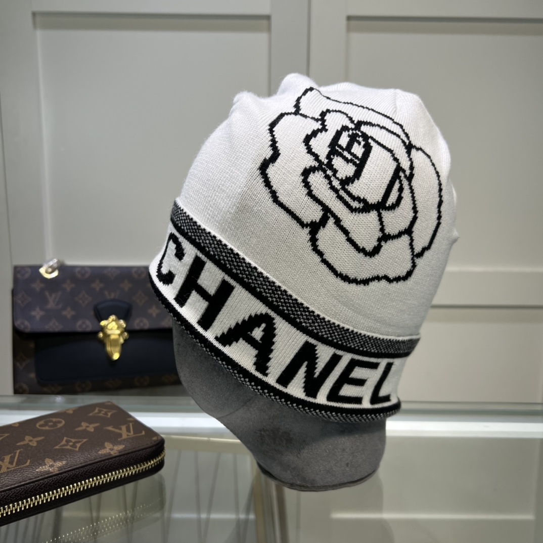 Chanel Beanie In White
