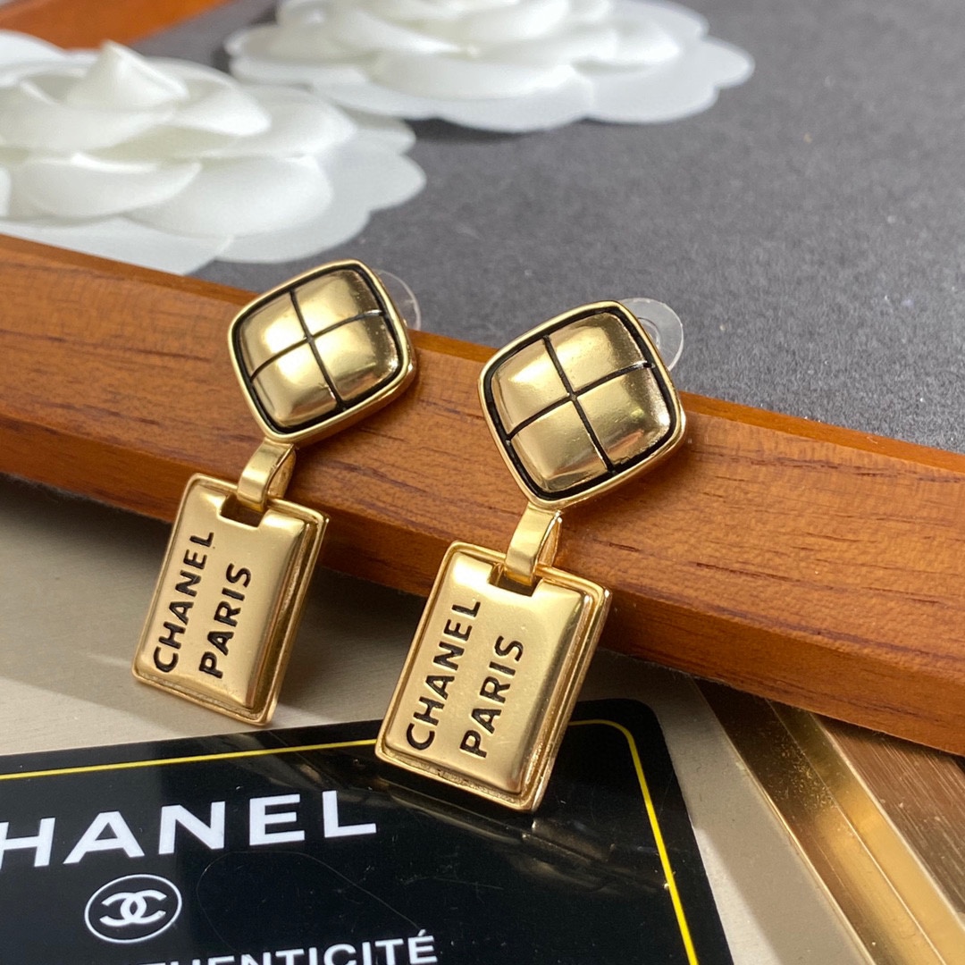 Chanel Big-Name Earrings Gold For Women