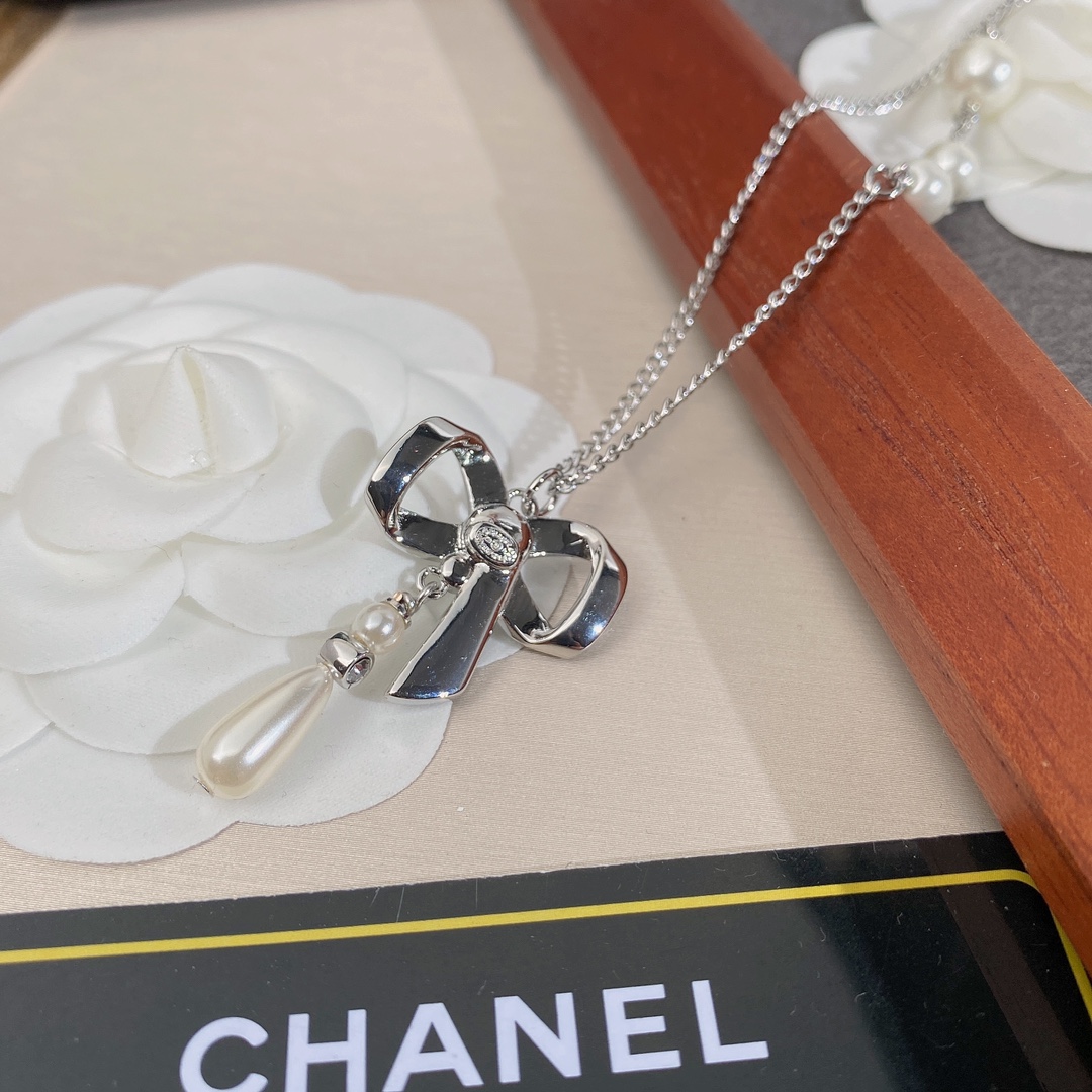 Chanel Bow Necklace Silver For Women