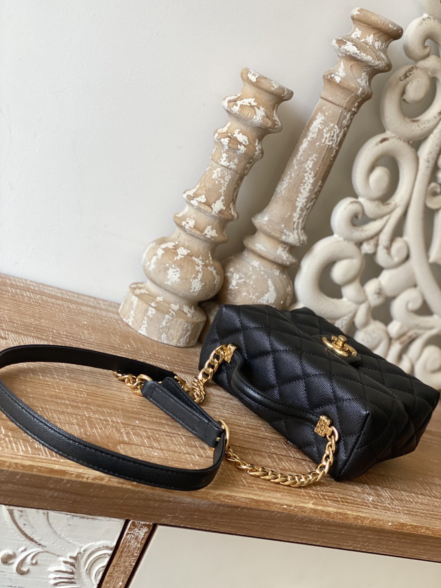 Chanel Box Vanity Bag With Handle Black/White For Women 6.8 in / 17.5 cm AS3729 10601