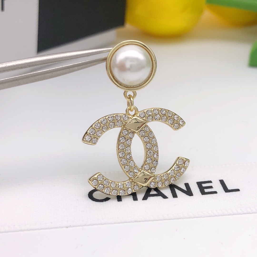 Chanel C-Shaped Earrings Gold For Women