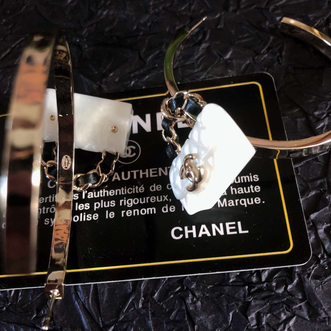 Chanel Carrier Bag Earrings White For Women