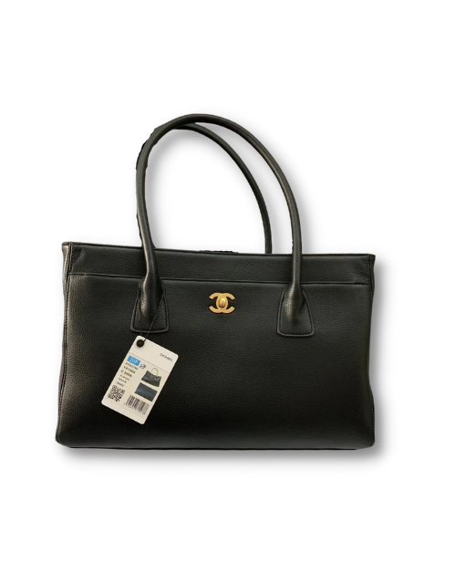 Chanel Caviar Cerf Black For Women 14.1in/36cm