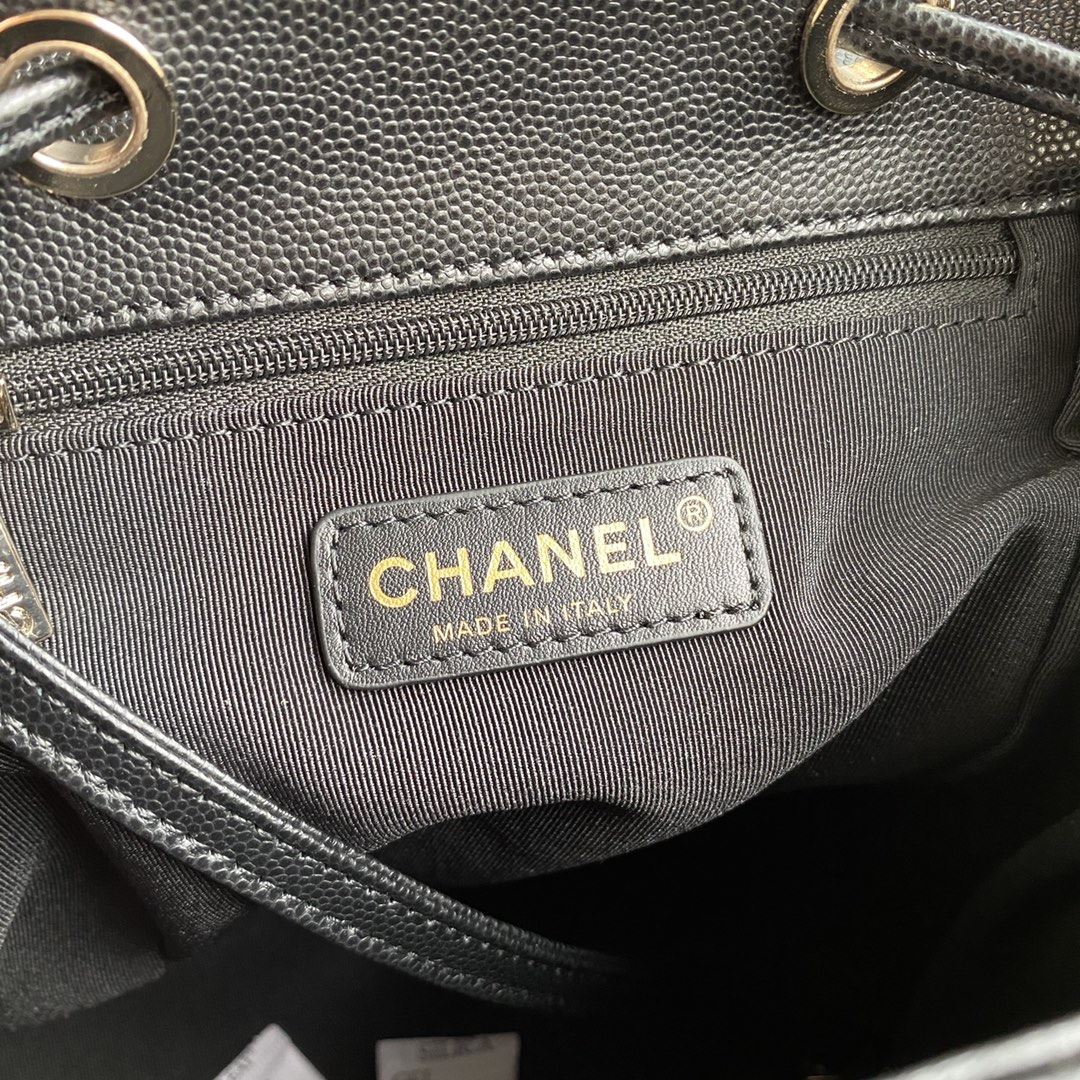 Chanel Caviar Vintage Duma Backpack Black/White/Red For Women 9.5in / 24cm