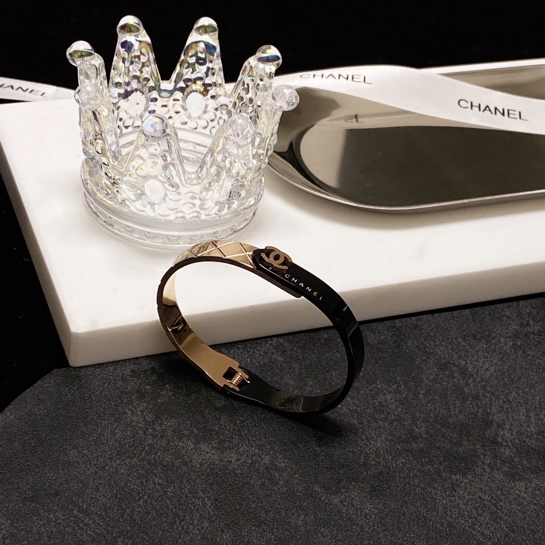 Chanel CC Bracelet Gold For Women