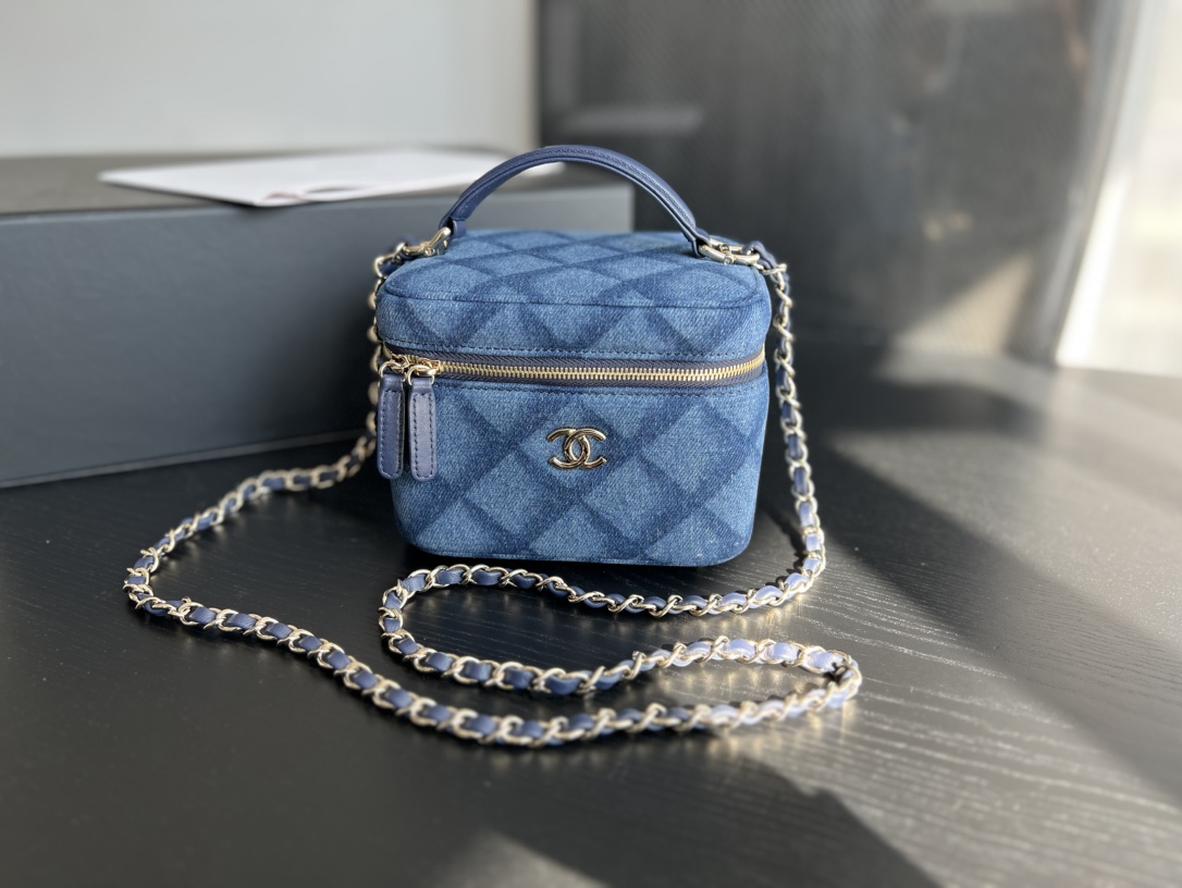 Chanel CC Denim Vanity Bag Blue/ Dark Blue For Women 5.9 in / 15 cm