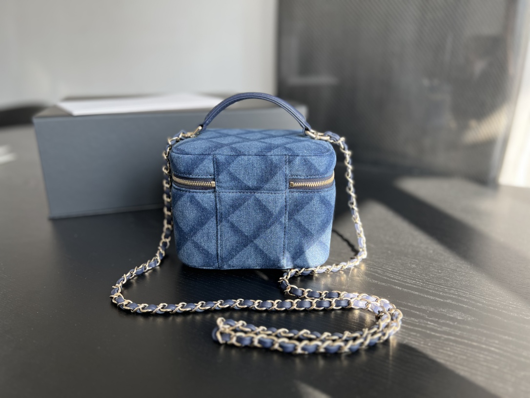 Chanel CC Denim Vanity Bag Blue/ Dark Blue For Women 5.9 in / 15 cm