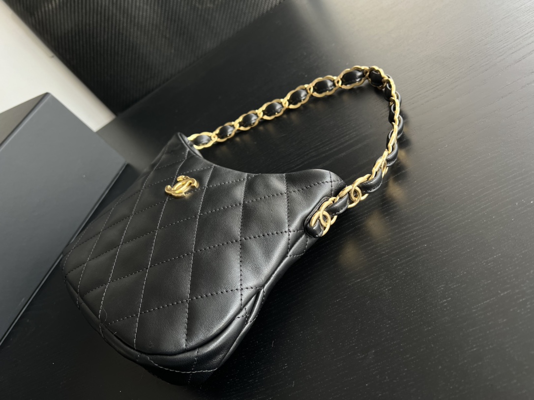 Chanel CC Hobo Bag Black/Pink For Women 9.4 in / 24 cm AS3562 94305