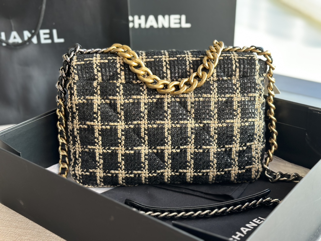 Chanel CC Medium 19 Maxi Bag Beige/Black And Yellow/ Blue For Women 14 in / 36 cm