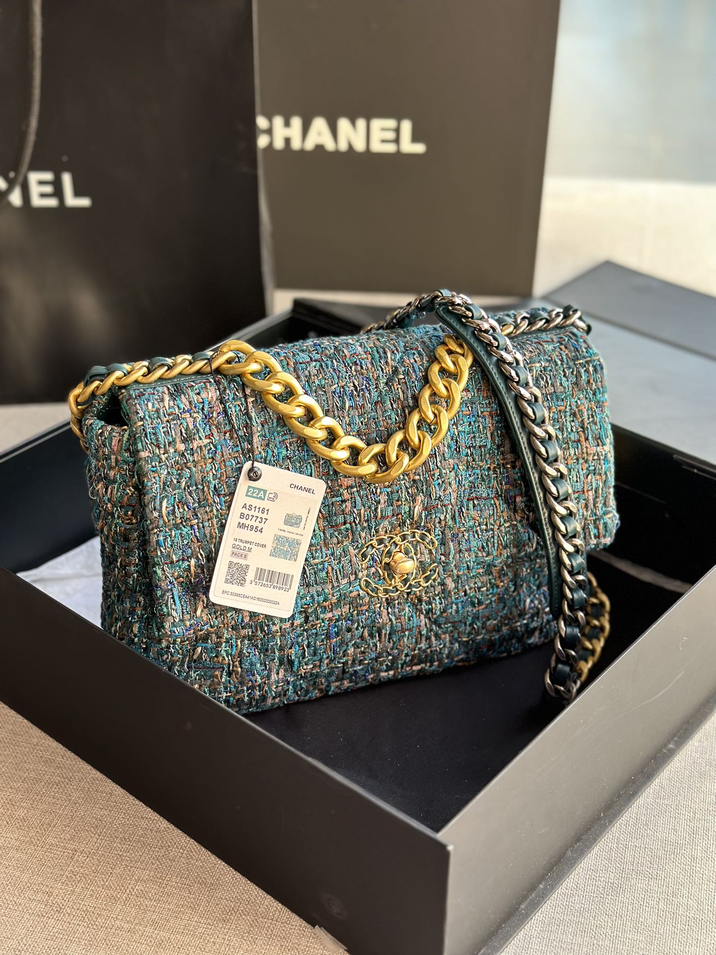 Chanel CC Medium 19 Maxi Bag Beige/Black And Yellow/ Blue For Women 14 in / 36 cm