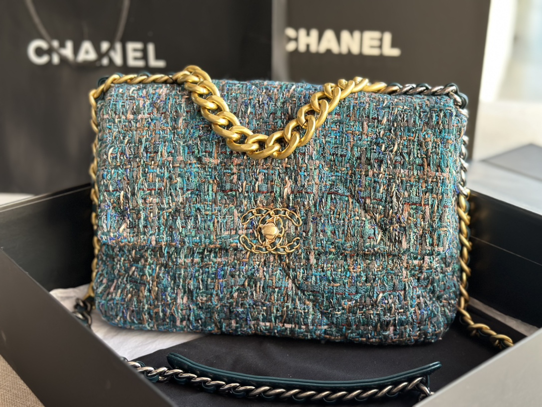 Chanel CC Medium 19 Maxi Bag Beige/Black And Yellow/ Blue For Women 14 in / 36 cm