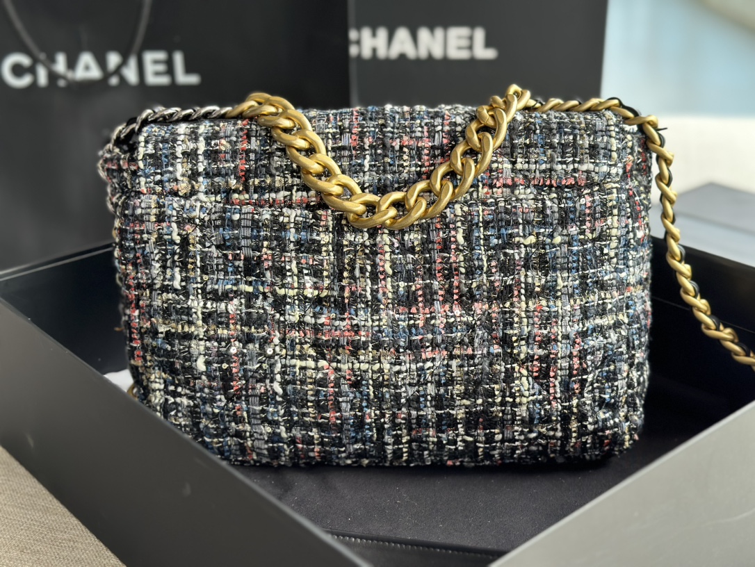 Chanel CC Medium 19 Maxi Bag White/Black/ Muticolor For Women 14 in / 36 cm