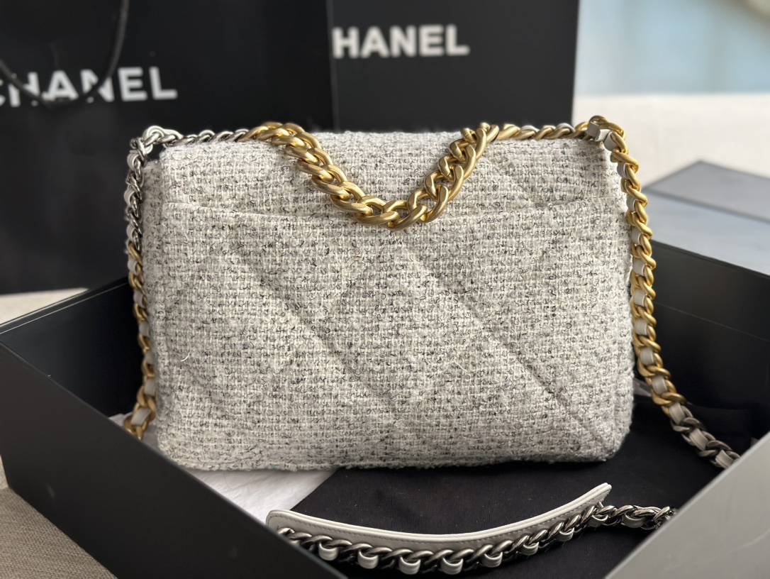 Chanel CC Medium 19 Maxi Bag White/Black/ Muticolor For Women 14 in / 36 cm