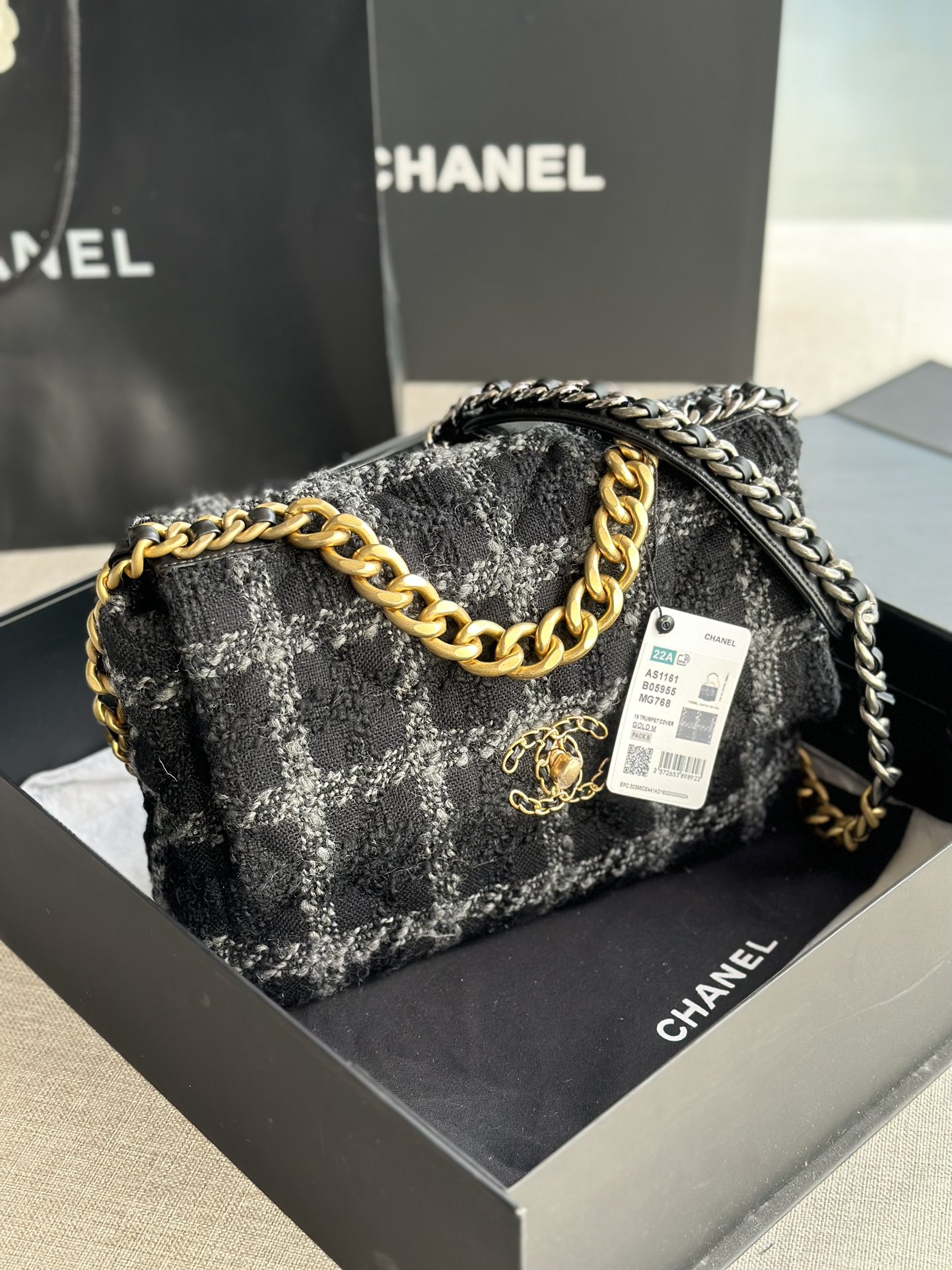 Chanel CC Medium 19 Maxi Bag White/Black/ Muticolor For Women 14 in / 36 cm