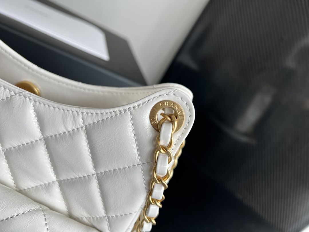 Chanel CC Medium Hobo Bag White For Women 8.6 in / 22.5 cm