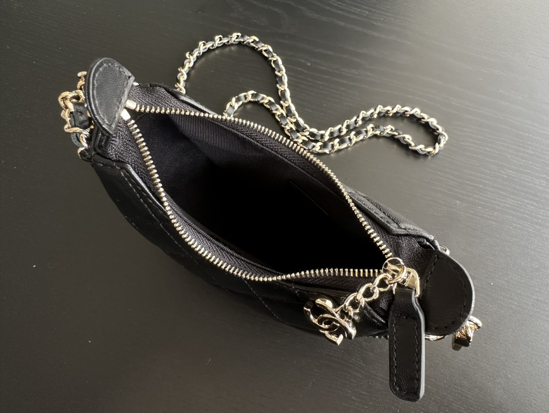 Chanel CC Mini 23P Hobo Loop Bag Black For Women 5.5 in/ 14 cm