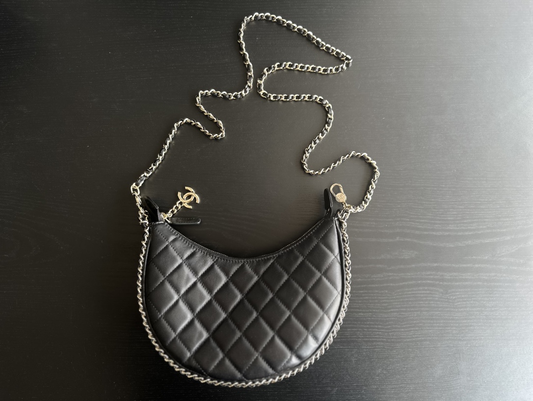 Chanel CC Small 23P Hobo Loop Bag Black For Women 7.9 in/ 20 cm