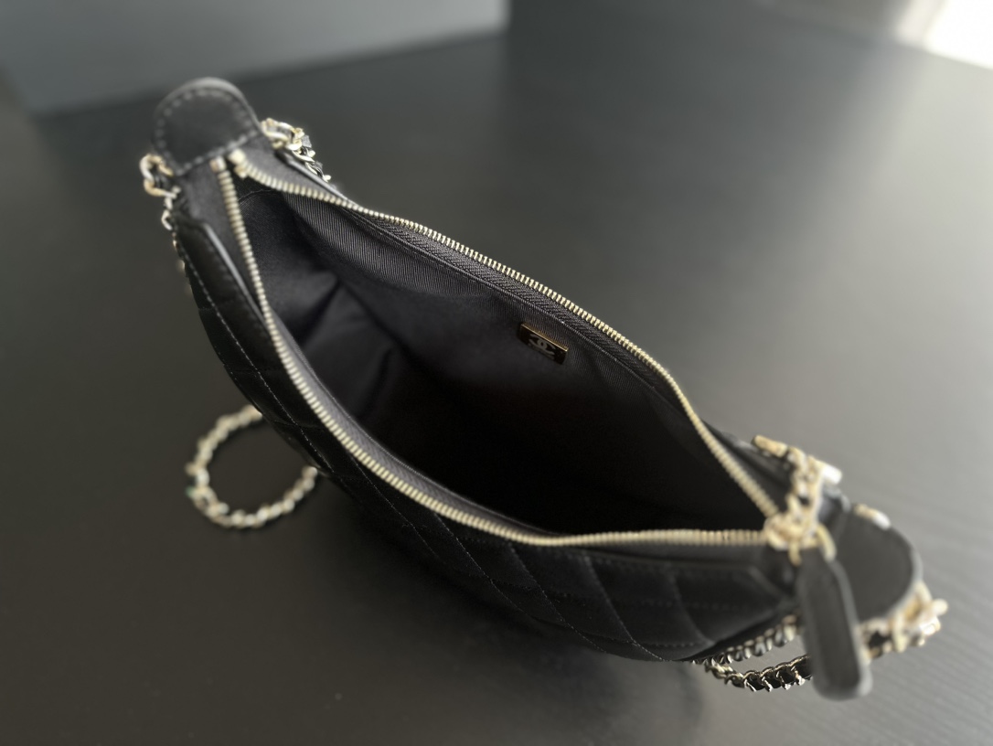 Chanel CC Small 23P Hobo Loop Bag Black For Women 7.9 in/ 20 cm