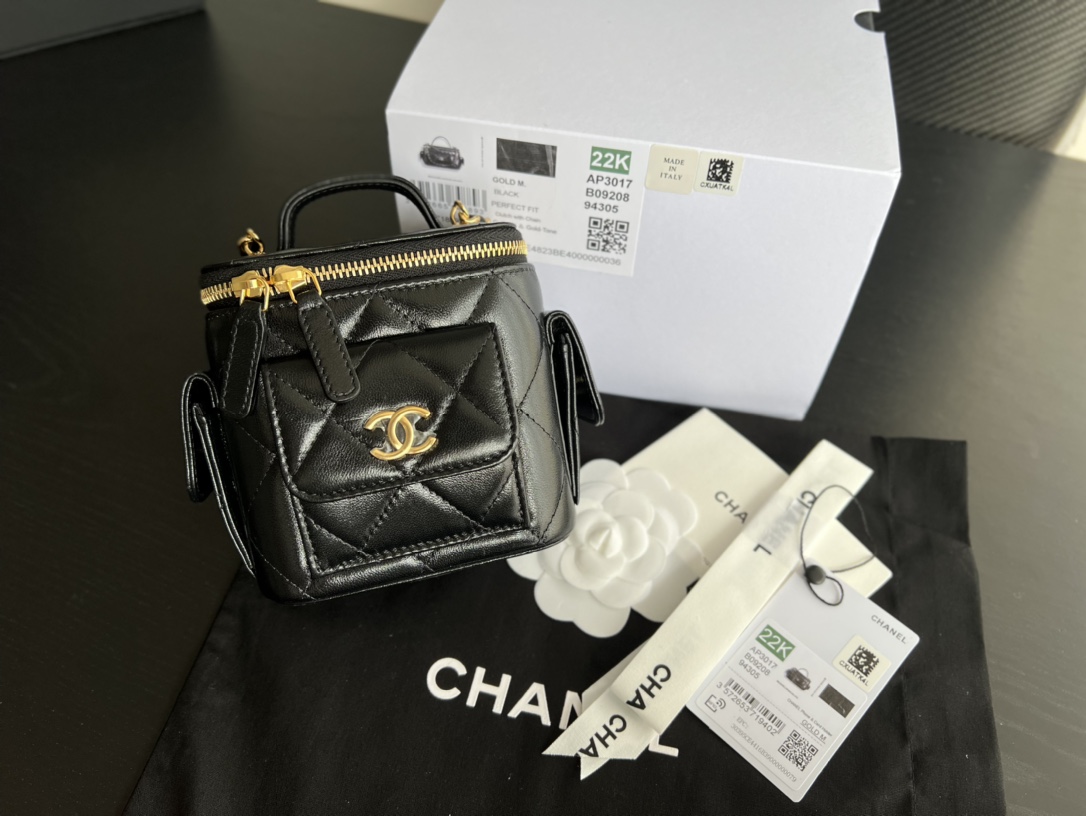 Chanel CC Vanity With Chain Bag Green Khaki /Black/White For Women 4.3 in/ 11 cm  AP3016 NK297