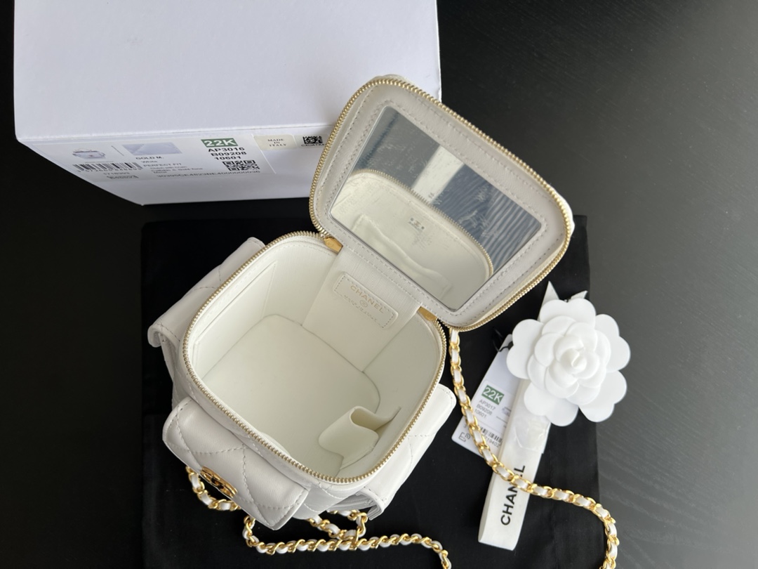 Chanel CC Vanity With Chain Bag Green Khaki /Black/White For Women 4.3 in/ 11 cm  AP3016 NK297