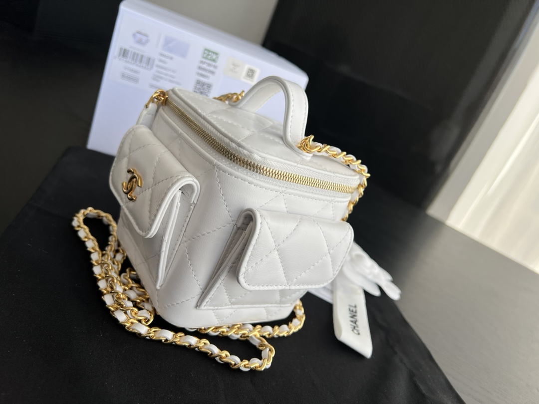 Chanel CC Vanity With Chain Bag Green Khaki /Black/White For Women 4.3 in/ 11 cm  AP3016 NK297