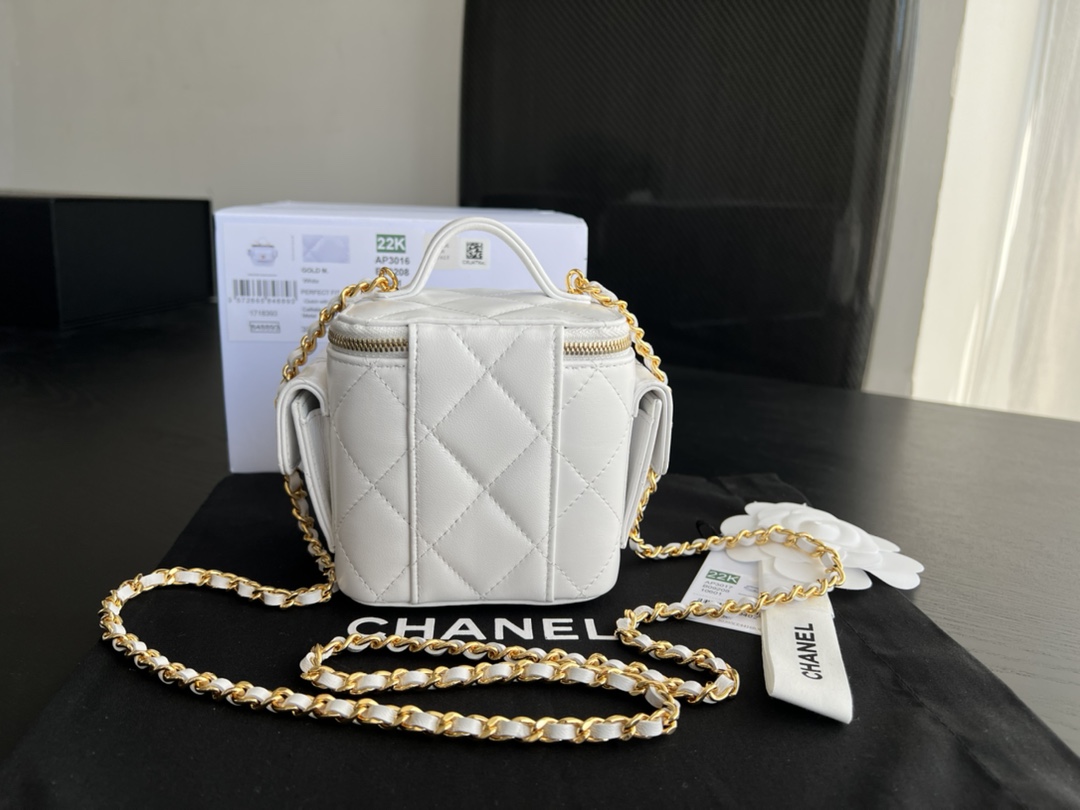 Chanel CC Vanity With Chain Bag Green Khaki /Black/White For Women 4.3 in/ 11 cm  AP3016 NK297