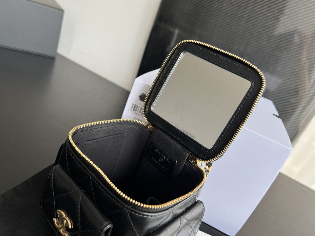 Chanel CC Vanity With Chain Bag Green Khaki /Black/White For Women 4.3 in/ 11 cm  AP3016 NK297