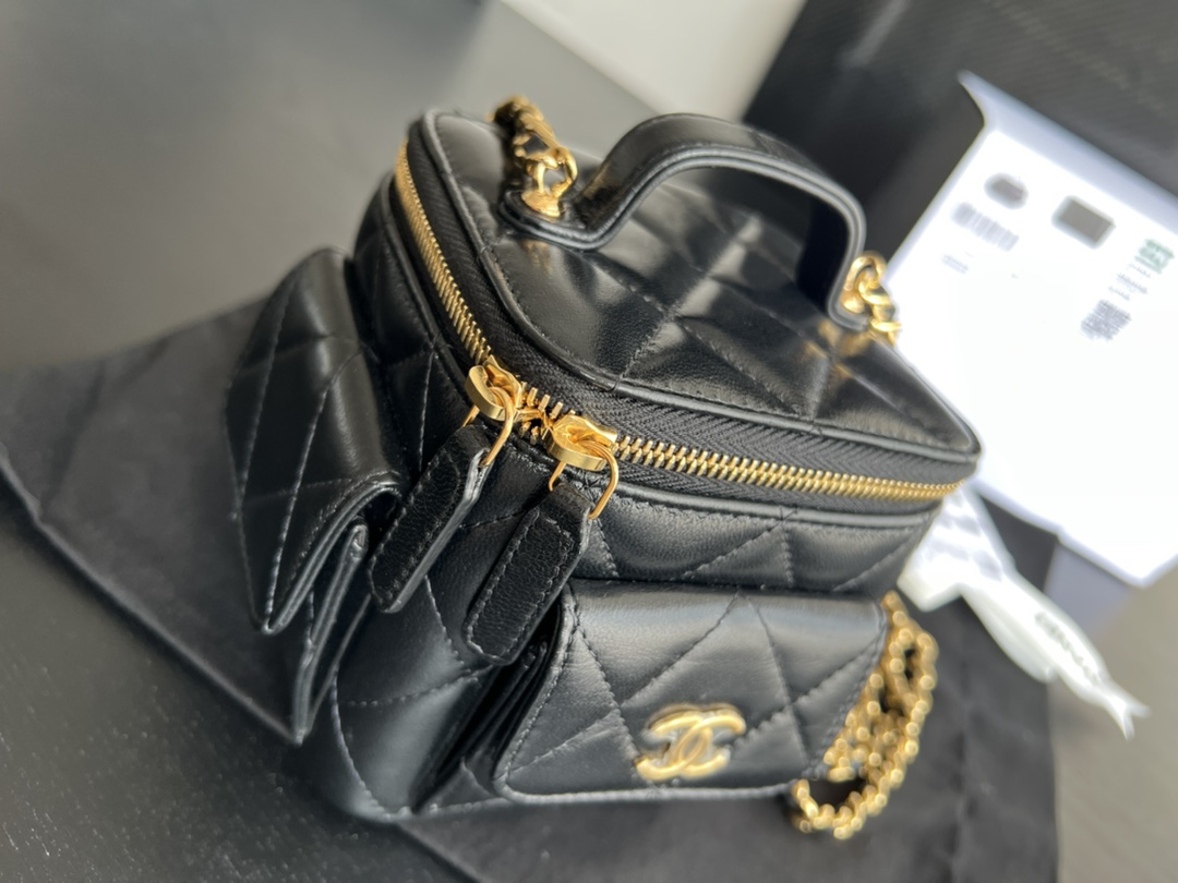 Chanel CC Vanity With Chain Bag Green Khaki /Black/White For Women 4.3 in/ 11 cm  AP3016 NK297