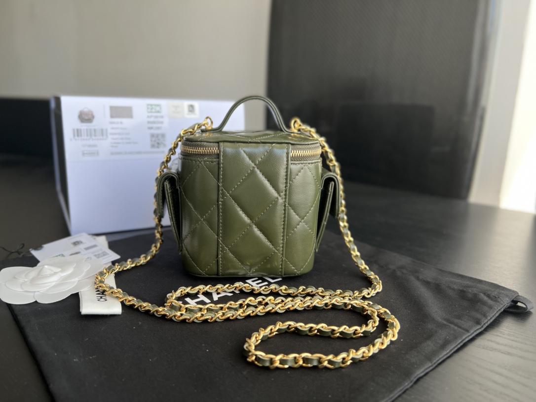 Chanel CC Vanity With Chain Bag Green Khaki /Black/White For Women 4.3 in/ 11 cm  AP3016 NK297